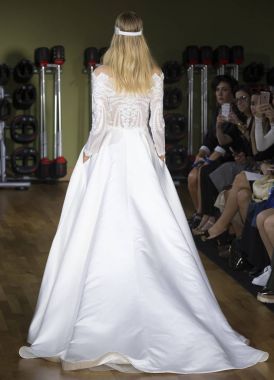 Rita Vinieris - Güz 2018 koleksiyonu - New York Fashio tarafından Rivini