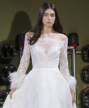 Rita Vinieris - Güz 2018 koleksiyonu - New York Fashio tarafından Rivini