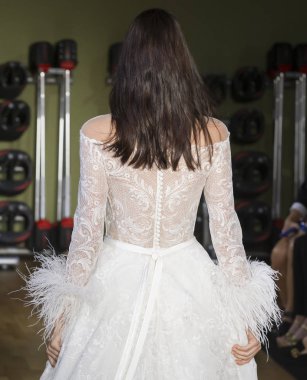 Rita Vinieris - Güz 2018 koleksiyonu - New York Fashio tarafından Rivini