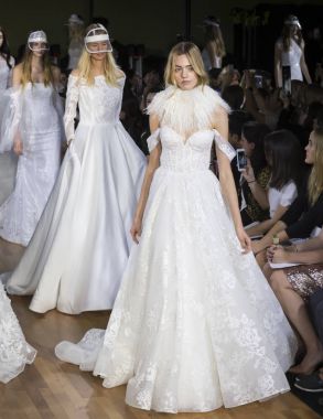 Rita Vinieris - Güz 2018 koleksiyonu - New York Fashio tarafından Rivini