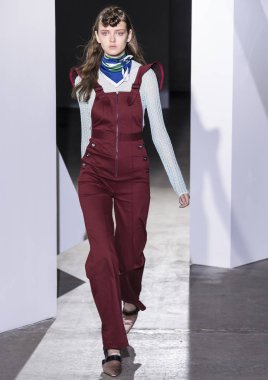 Kendi portresi show - bahar yaz 2018, New York Moda Haftası