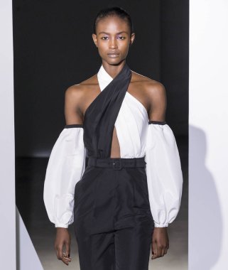 Kendi portresi show - bahar yaz 2018, New York Moda Haftası