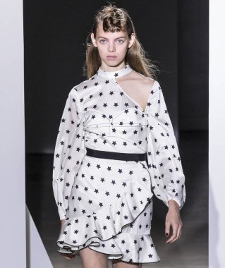 Kendi portresi show - bahar yaz 2018, New York Moda Haftası