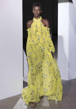 Kendi portresi show - bahar yaz 2018, New York Moda Haftası