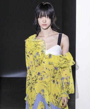 Kendi portresi show - bahar yaz 2018, New York Moda Haftası