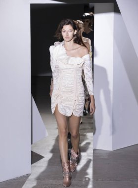 Kendi portresi show - bahar yaz 2018, New York Moda Haftası