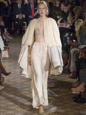 Dennis Basso show - bahar yaz 2018, New York Moda Haftası