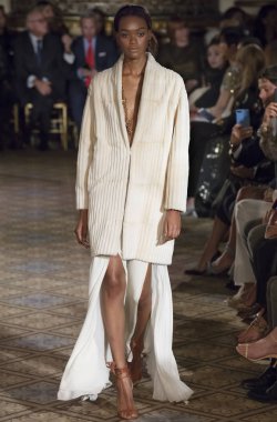 Dennis Basso show - bahar yaz 2018, New York Moda Haftası