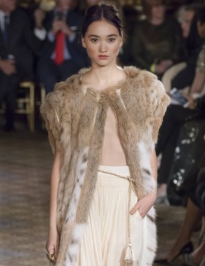 Dennis Basso show - bahar yaz 2018, New York Moda Haftası