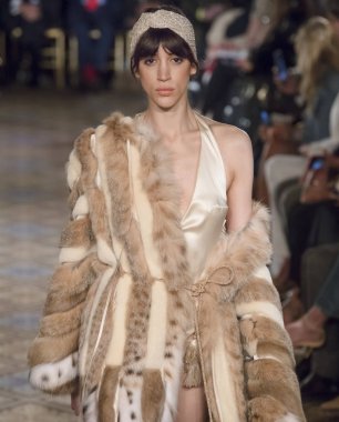 Dennis Basso show - bahar yaz 2018, New York Moda Haftası