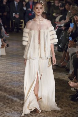 Dennis Basso show - bahar yaz 2018, New York Moda Haftası