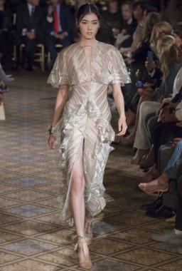 Dennis Basso show - bahar yaz 2018, New York Moda Haftası