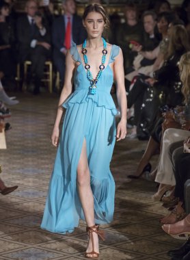 Dennis Basso show - bahar yaz 2018, New York Moda Haftası