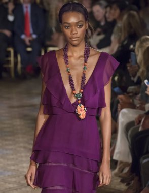 Dennis Basso show - bahar yaz 2018, New York Moda Haftası