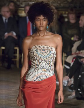 Dennis Basso show - bahar yaz 2018, New York Moda Haftası