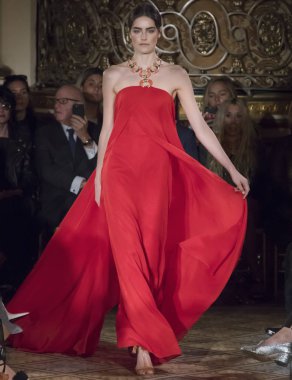 Dennis Basso show - bahar yaz 2018, New York Moda Haftası