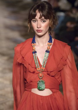 Dennis Basso show - bahar yaz 2018, New York Moda Haftası