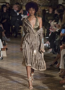 Dennis Basso - bahar 2018 koleksiyonu