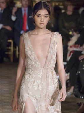 Dennis Basso - bahar 2018 koleksiyonu