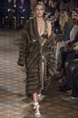 Dennis Basso - bahar 2018 koleksiyonu