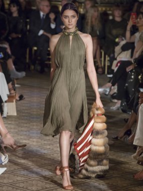 Dennis Basso - bahar 2018 koleksiyonu