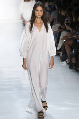 Öğlene kadar Noor show - bahar yaz 2018, New York Moda Haftası