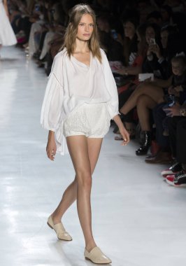 Öğlene kadar Noor show - bahar yaz 2018, New York Moda Haftası