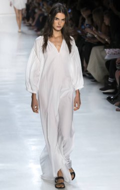 Öğlene kadar Noor show - bahar yaz 2018, New York Moda Haftası