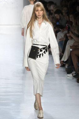 Öğlene kadar Noor show - bahar yaz 2018, New York Moda Haftası