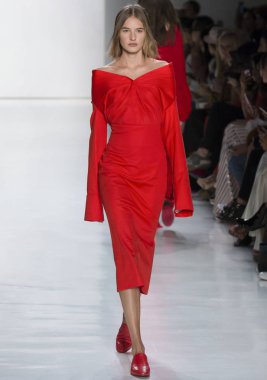 Öğlene kadar Noor show - bahar yaz 2018, New York Moda Haftası