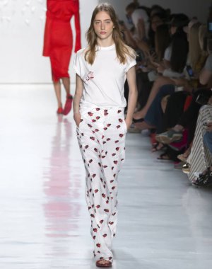 Öğlene kadar Noor show - bahar yaz 2018, New York Moda Haftası