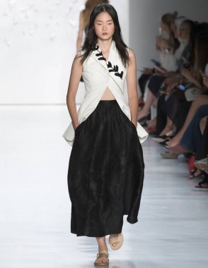 Öğlene kadar Noor show - bahar yaz 2018, New York Moda Haftası