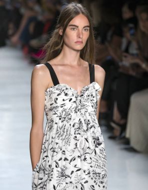 Öğlene kadar Noor show - bahar yaz 2018, New York Moda Haftası