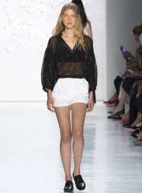 Öğlene kadar Noor show - bahar yaz 2018, New York Moda Haftası