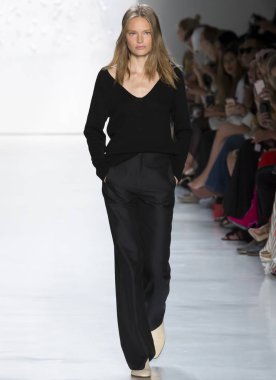 Öğlene kadar Noor show - bahar yaz 2018, New York Moda Haftası