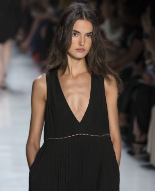 Öğlene kadar Noor show - bahar yaz 2018, New York Moda Haftası