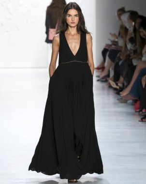 Öğlene kadar Noor show - bahar yaz 2018, New York Moda Haftası