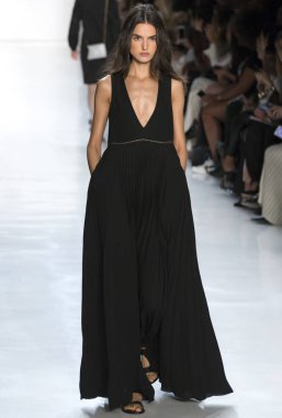 Öğlene kadar Noor show - bahar yaz 2018, New York Moda Haftası