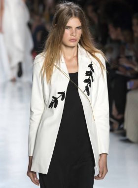 Öğlene kadar Noor show - bahar yaz 2018, New York Moda Haftası