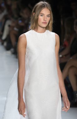 Öğlene kadar Noor show - bahar yaz 2018, New York Moda Haftası