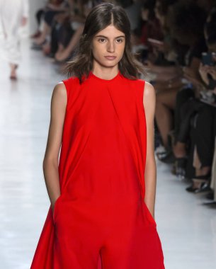 Öğlene kadar Noor show - bahar yaz 2018, New York Moda Haftası