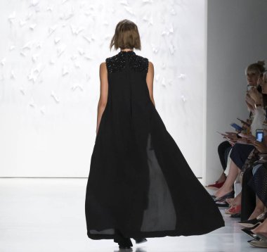 Öğlene kadar Noor show - bahar yaz 2018, New York Moda Haftası