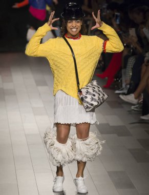 Desigual show - bahar yaz 2018, New York Moda Haftası