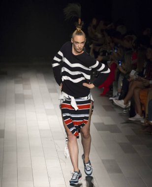 Desigual show - bahar yaz 2018, New York Moda Haftası