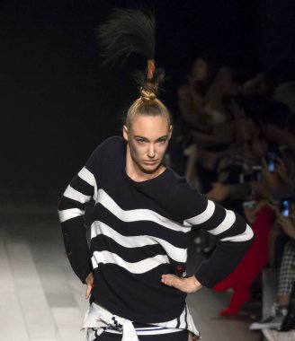 Desigual show - bahar yaz 2018, New York Moda Haftası