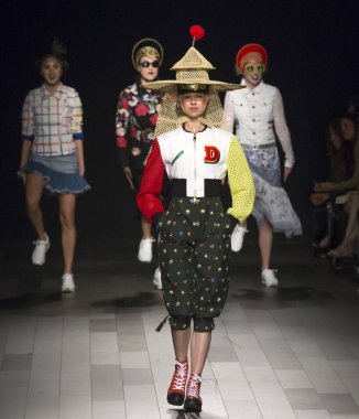 Desigual show - bahar yaz 2018, New York Moda Haftası