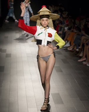 Desigual show - bahar yaz 2018, New York Moda Haftası