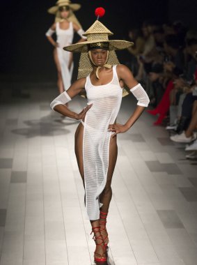 Desigual show - bahar yaz 2018, New York Moda Haftası