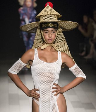 Desigual show - bahar yaz 2018, New York Moda Haftası