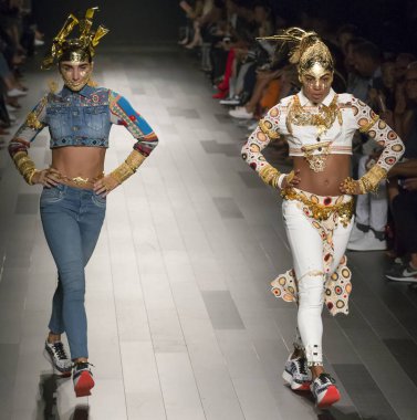 Desigual show - bahar yaz 2018, New York Moda Haftası